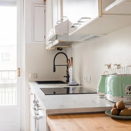 The Rent - Two-bedroom In Maciachini District * מילאנו