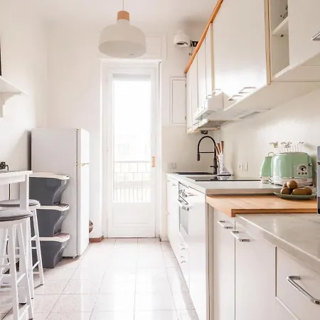 דירה The Rent - Two-bedroom In Maciachini District